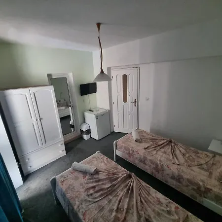 ゲストハウス Flora