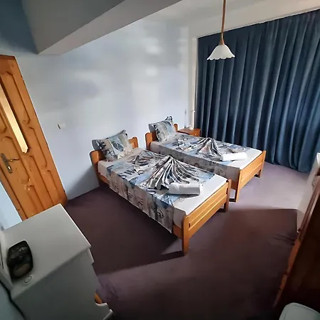 ゲストハウス Flora