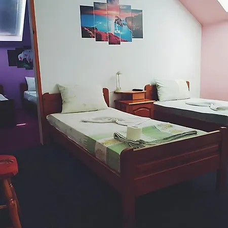 ゲストハウス Flora