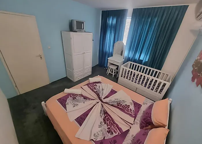 Flora 3*