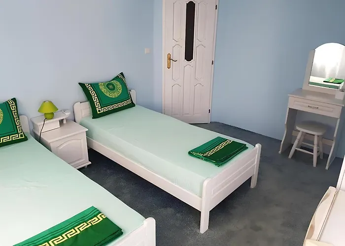 Casa de hóspedes Flora 3*