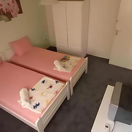 Flora بيت ضيافة كيتن