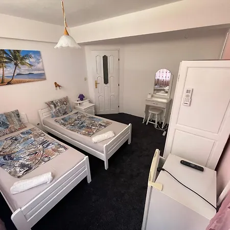 بيت ضيافة Flora كيتن