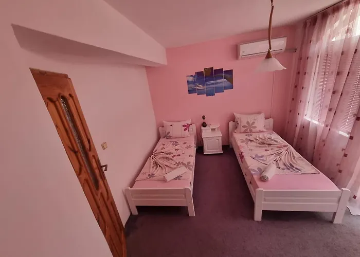 Flora Гостевой дом 3*