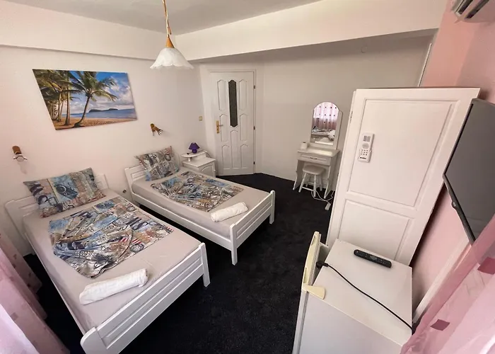 Гостевой дом Flora Китен